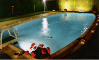Piscina de noche